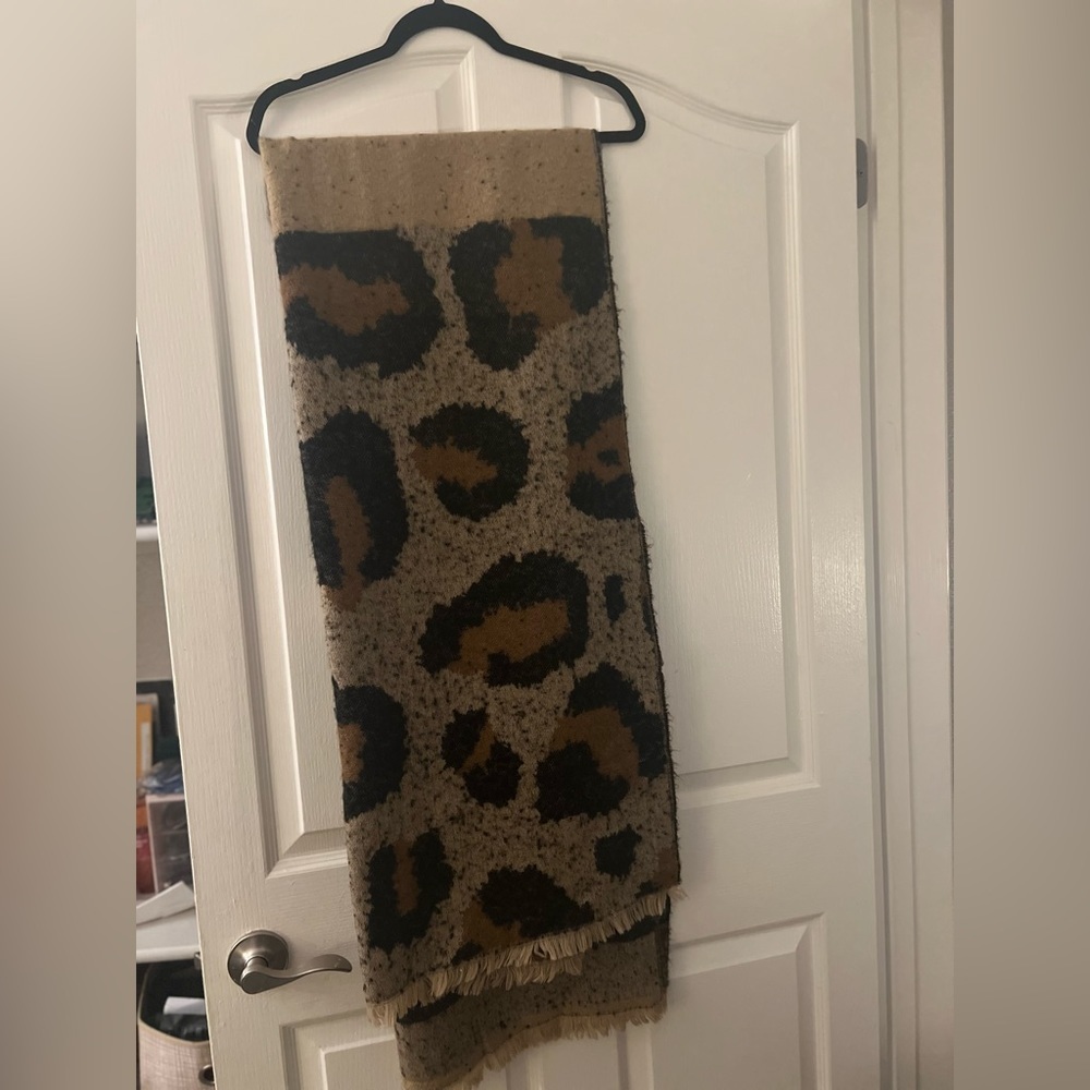 Zara leopord scarf womens